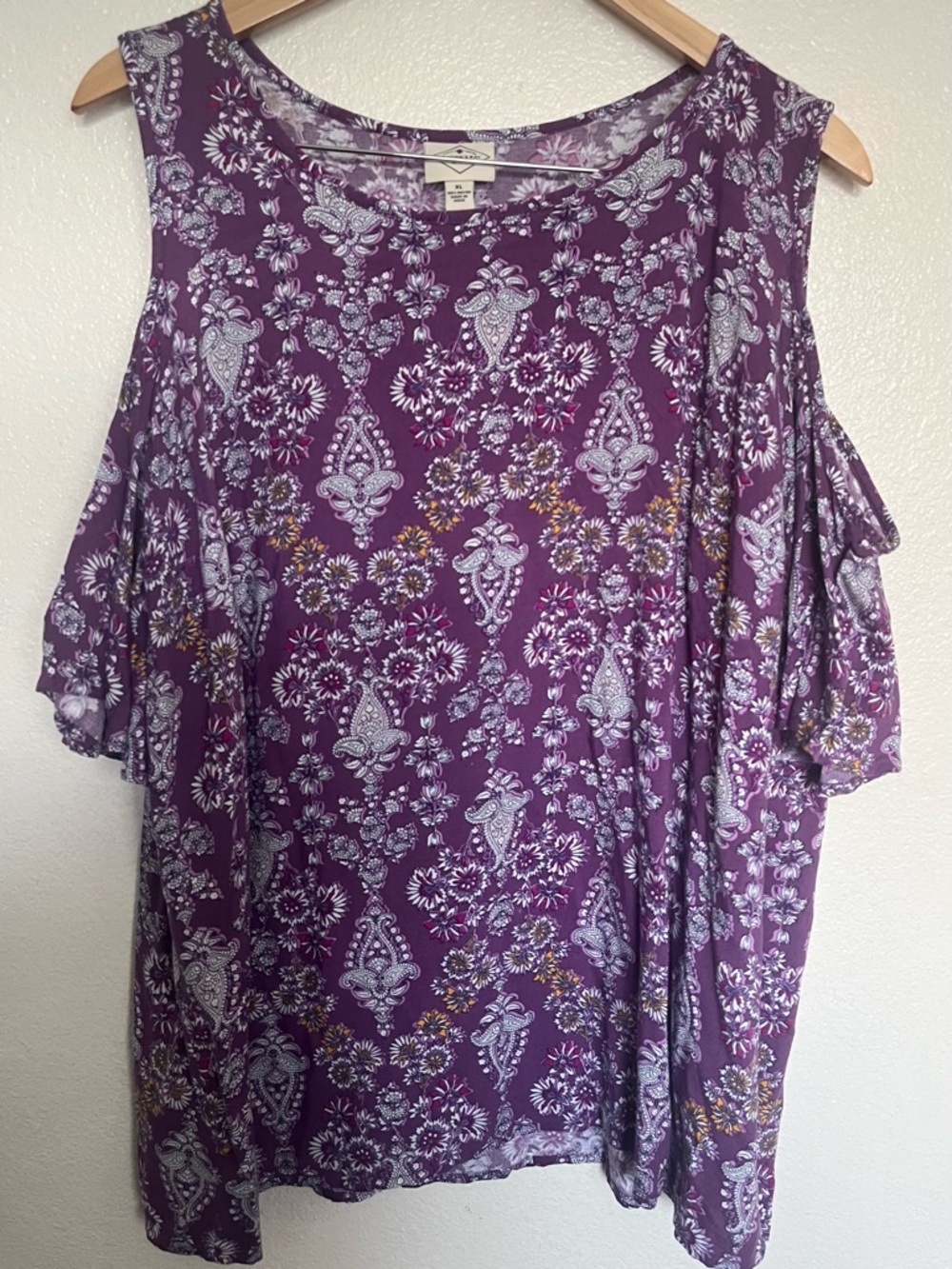 St Johnβs Bay Womens Purple Floral Paisley Cold-Shoulder Top XL